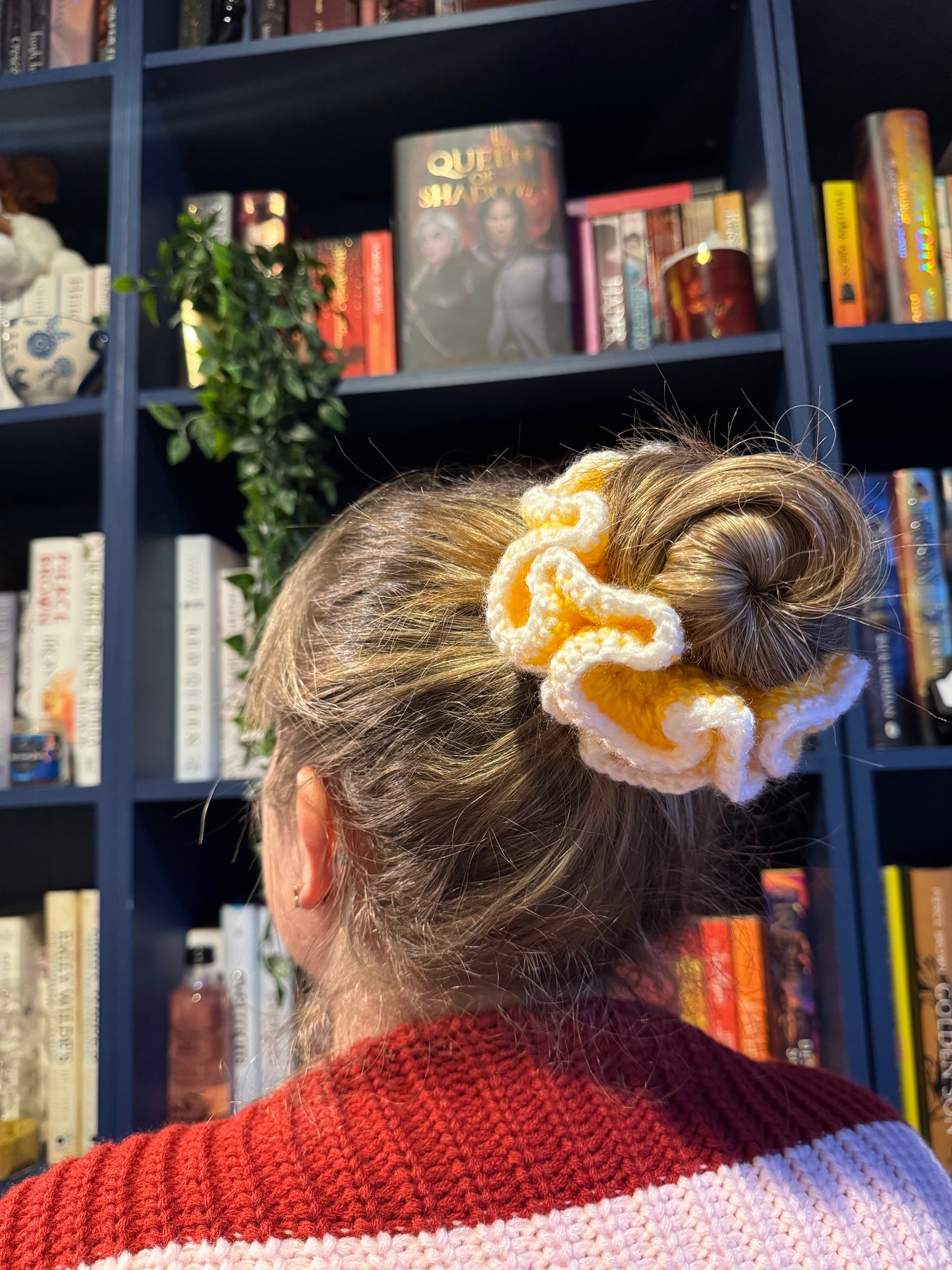 The Two Toned Scrunchie 🤍