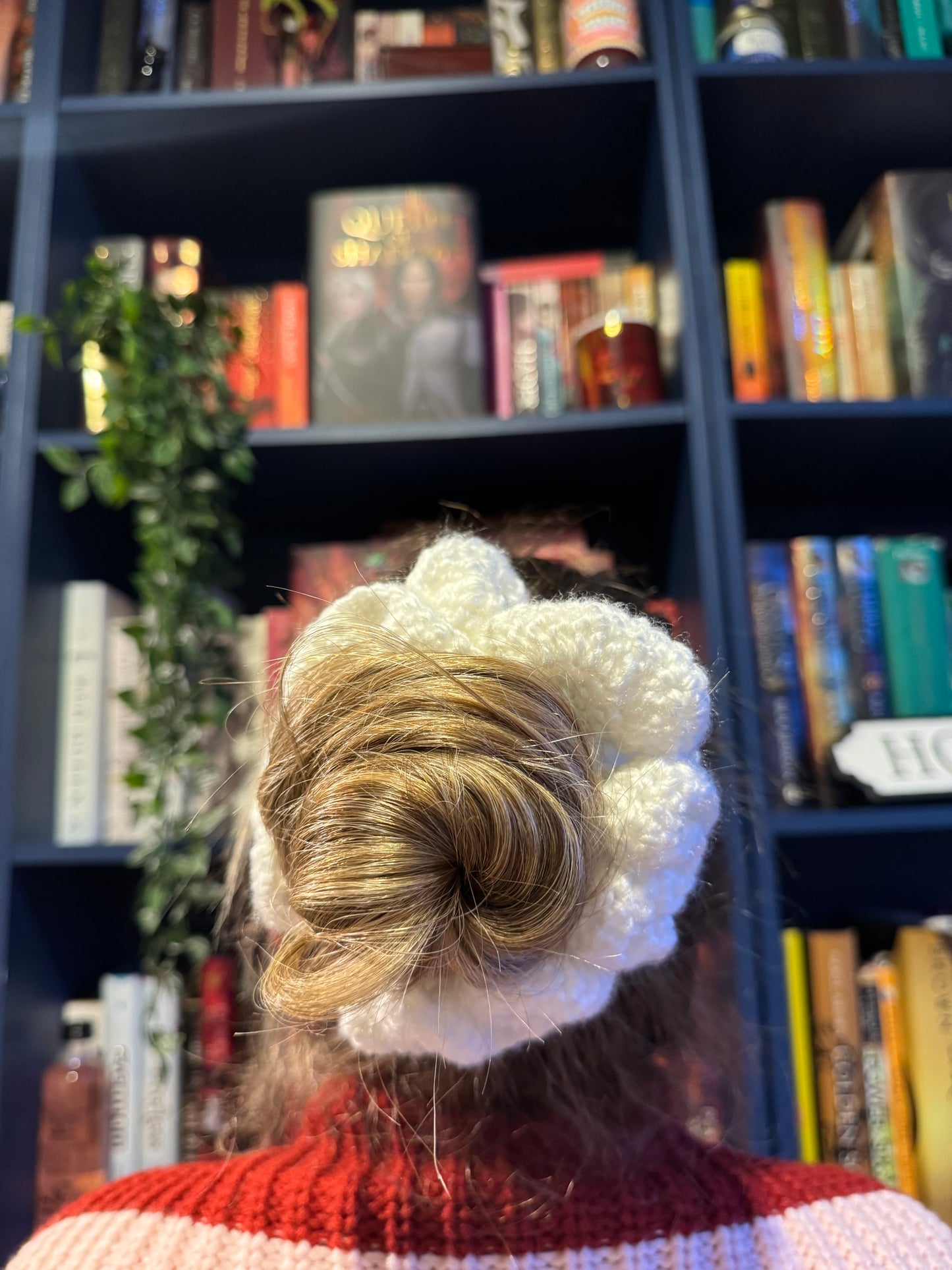 The Two Toned Scrunchie 🤍