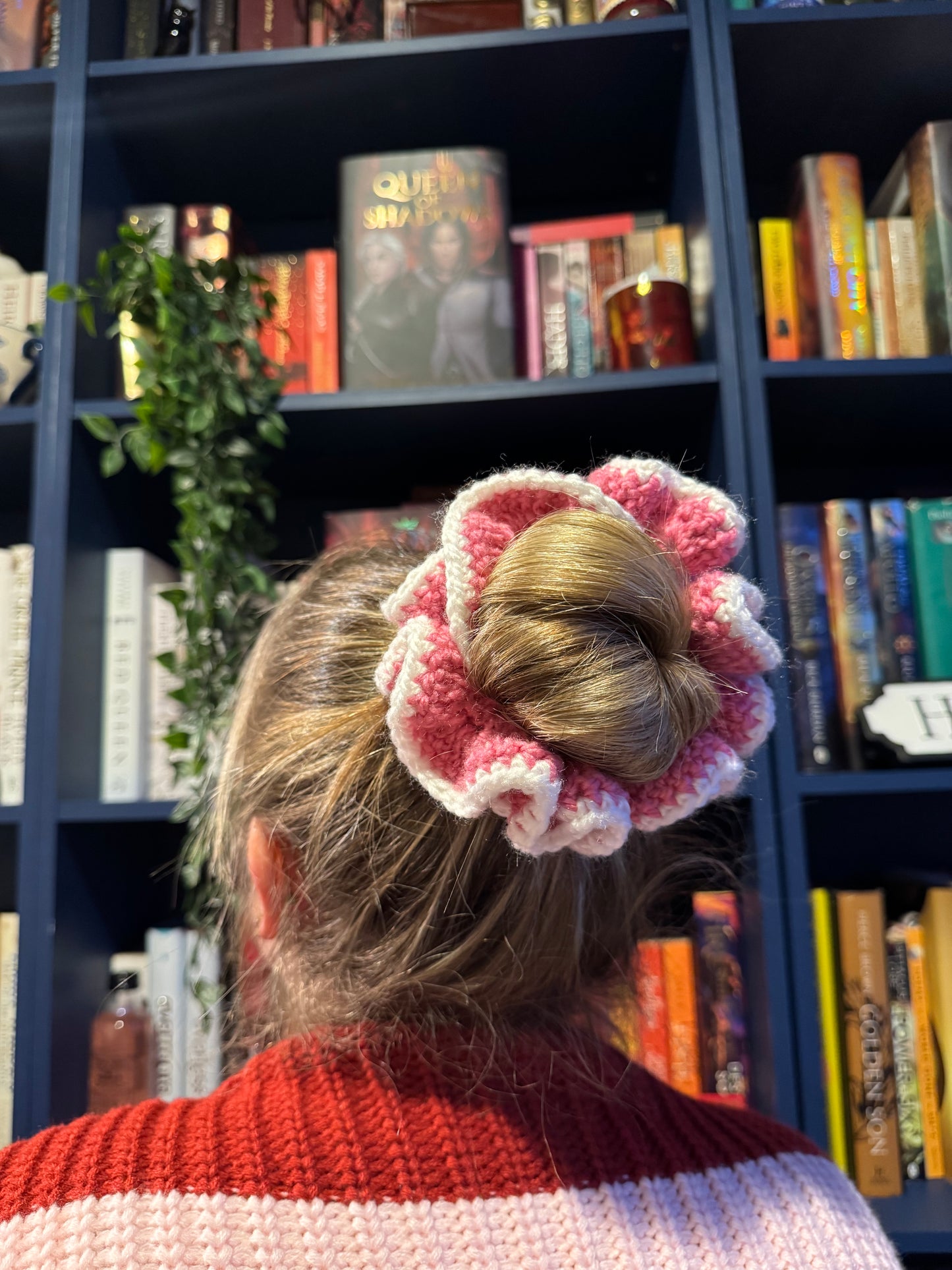 The Two Toned Scrunchie 🤍