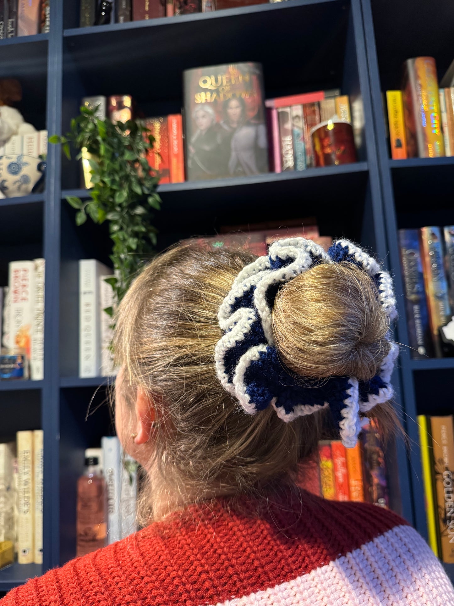 The Two Toned Scrunchie 🤍