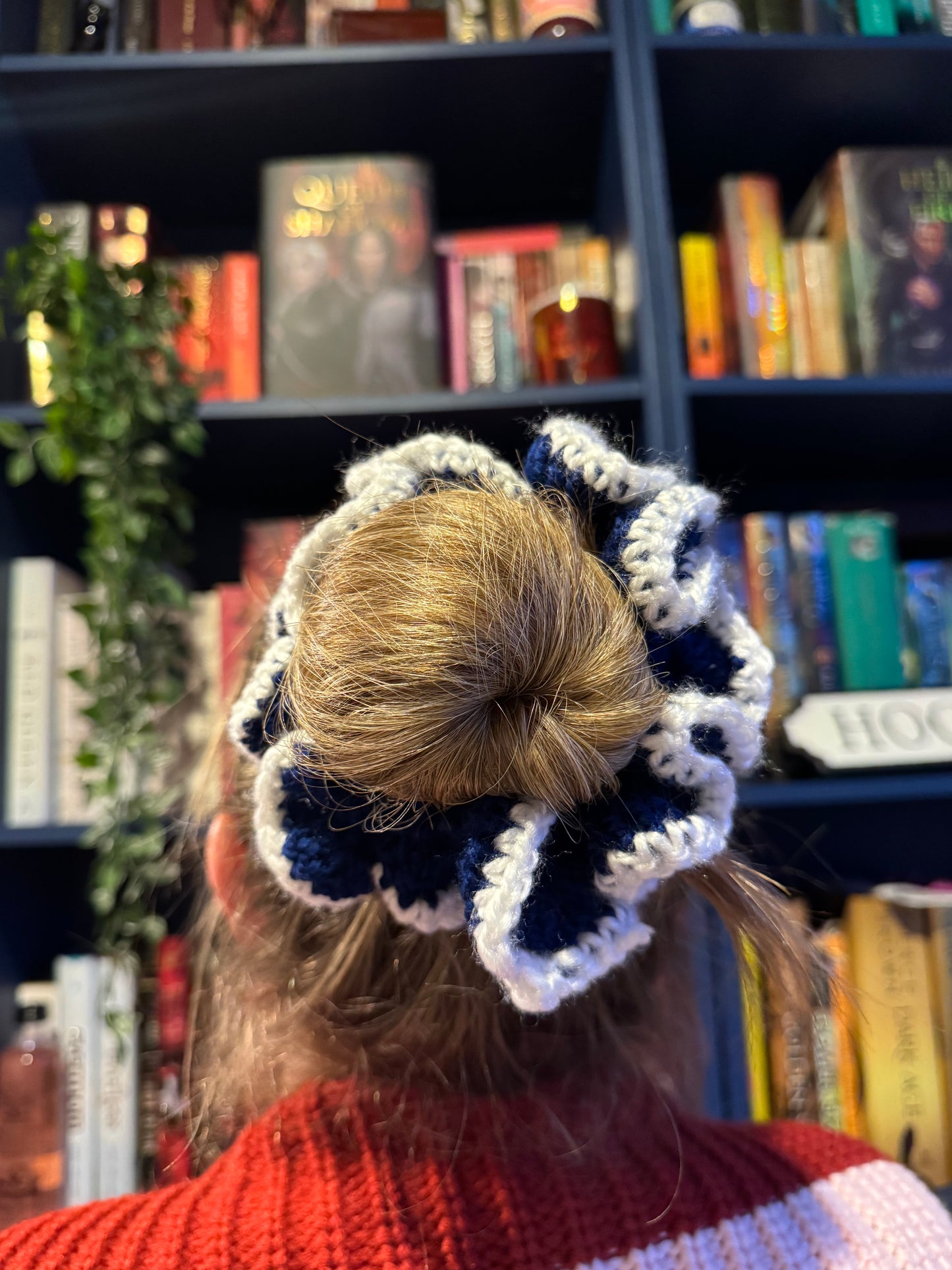 The Two Toned Scrunchie 🤍